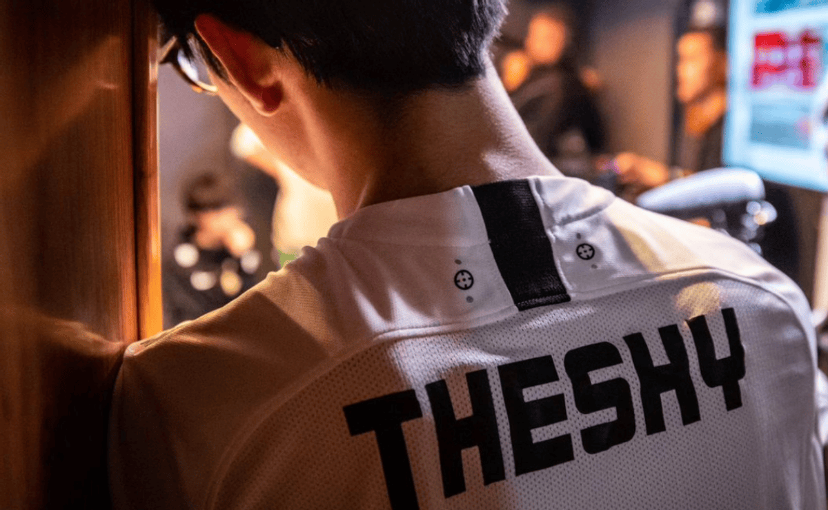 Icon阿狸多次关键魅惑命中 钦元兰博输出拉满 Icon队先拿赛点